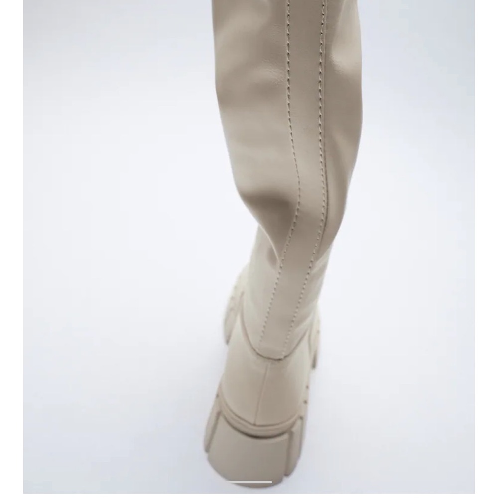 FLAT KNEE-HIGH BOOTS WITH TRACK SOLES - Picture 5 of 12